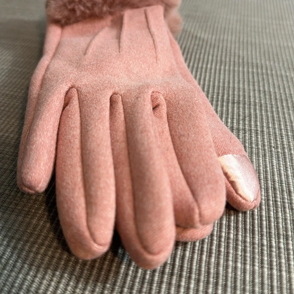 Faux Fur Band Detailed Blush Colored Gloves